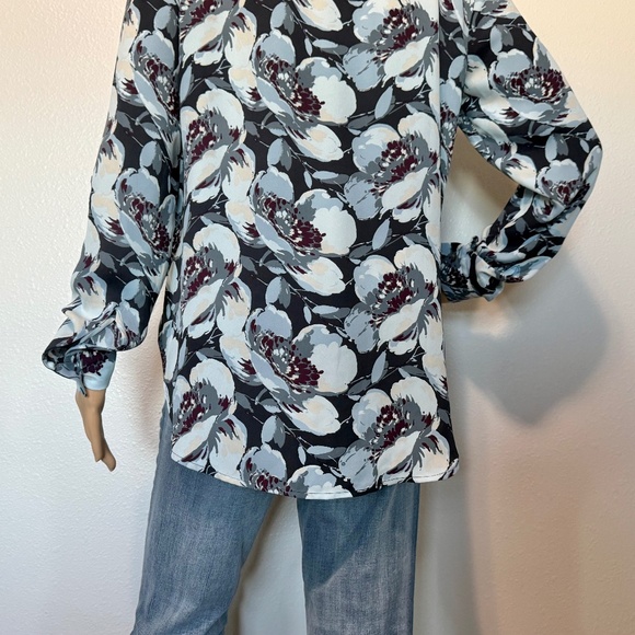 LOFT Women’s Top (Size S) - Picture 11 of 14